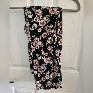 Torrid Skulls And Flowers Leggings Size 2